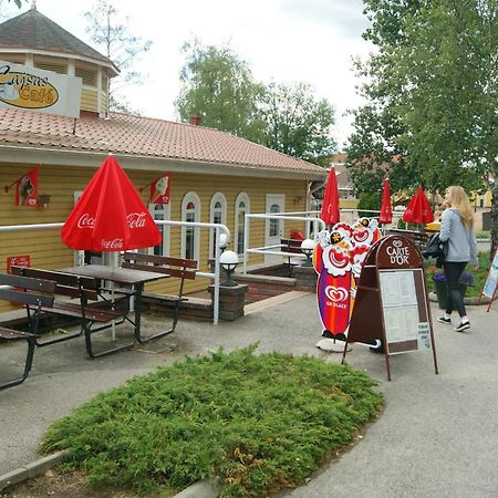 Bjoerkbackens Stugby I Vimmerby Hotel ภายนอก รูปภาพ