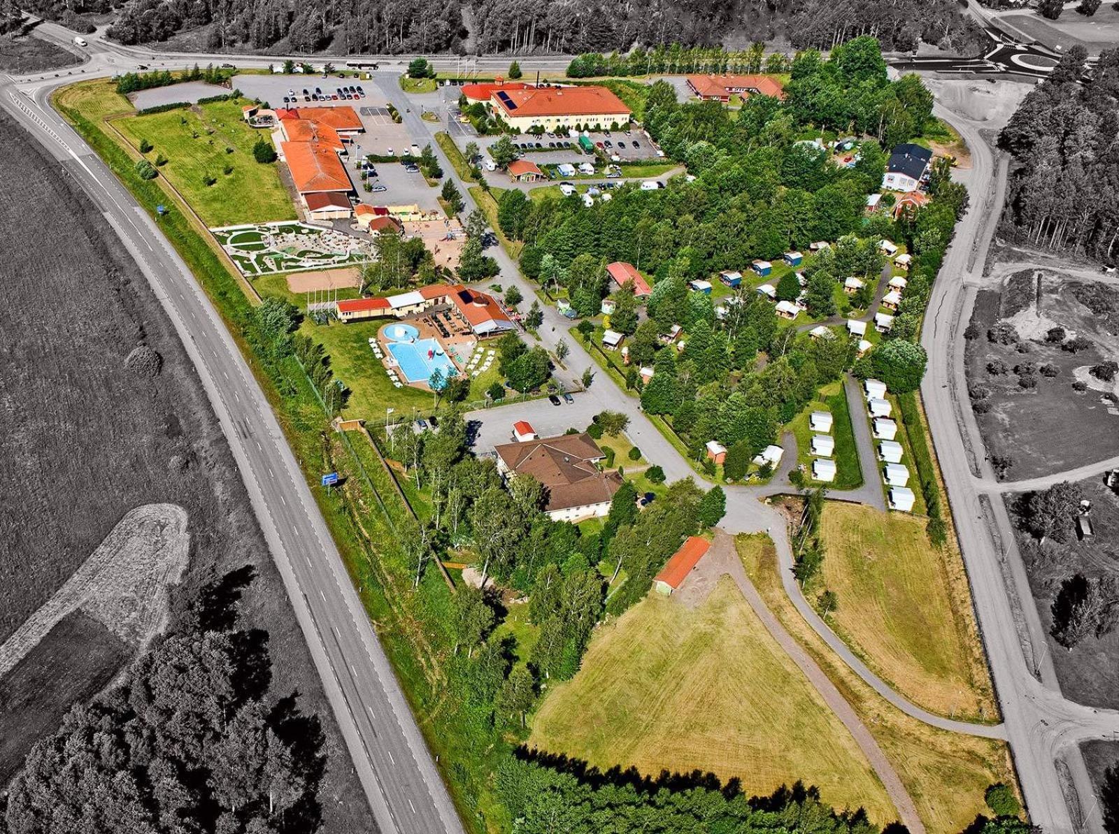 Bjoerkbackens Stugby I Vimmerby Hotel ภายนอก รูปภาพ