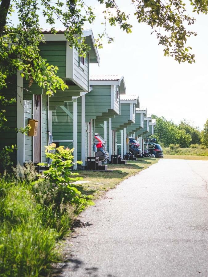 Bjoerkbackens Stugby I Vimmerby Hotel ภายนอก รูปภาพ